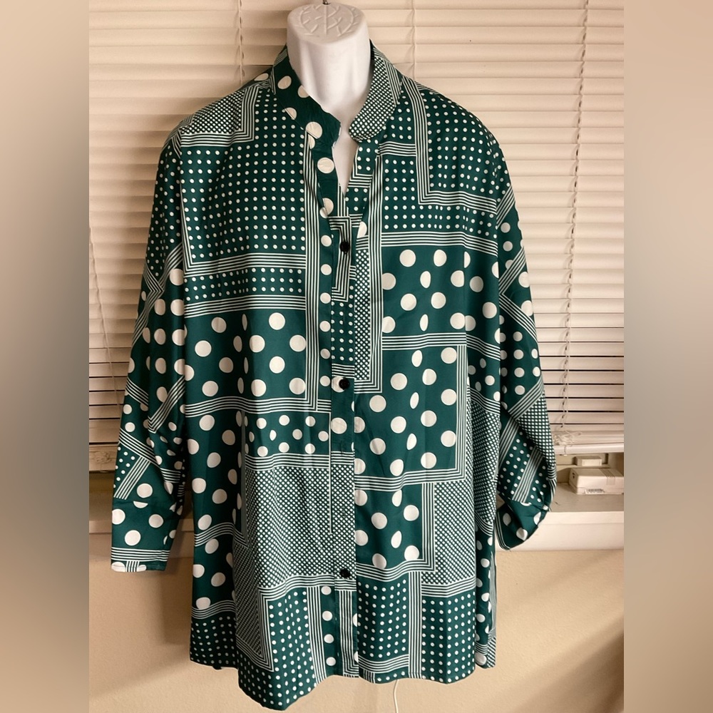 NWOT SHEIN PLUS SIZE GREEN AND WHITE SILKY DRESS